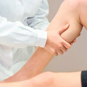 Masaje en la pierna para aliviar la tensión muscular